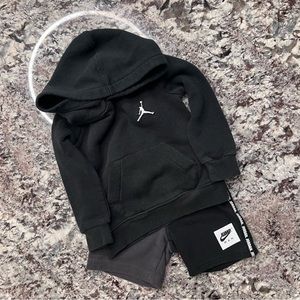 Jordan Boys 2T Sweatshirt and Shorts Set